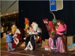 Centenars de vens gaudeixen de la mgia i la fantasia de la Cavalcada de Reyes d'Almussafes