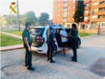Dos detinguts per 27 delictes de robatori amb força en establiments de neteja de roba a la Ribera