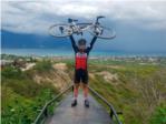 El ciclista d'Almussafes, Eric Valiente, completa amb nota una nova aventura internacional
