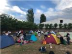 EL Colegio Luis Vives de Sueca celebra la 'II Noche de Acampada' en su patio