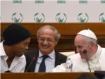 El Papa y Ronaldinho anuncian un partido de ftbol por la paz