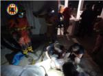 Els bombers rescataren ahir un cavall que va caure a un pou a Montserrat