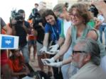 La Platja de Les Palmeres s'ompli per viure l'alliberament de les tortugues marines