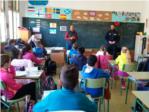 La Polica Local de Benifai ensea a los escolares sobre el buen uso del material pirotcnico