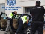 La Policía Nacional interviene un coche cargado con marihuana y detiene a su conductor en Alzira