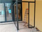 L'Ajuntament d'Almussafes substitueix la porta d'accés a la sala de billar del Pavelló