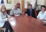 L’alcalde de Turís, Eugenio Fortaña, rep al nou gerent de l'Hospital de Manises