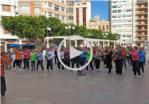 Les persones majors d'Alzira demostren la seua vitalitat i bona forma amb una Màster Class a la Plaça Major