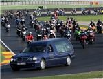  Más de 500 motos acompañan a Bernat Martínez en su última vuelta a la pista del circuito de Cheste