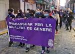 Nombrosos veïns i veïnes participen a Guadassuar en la commemoració del Dia de la Dona