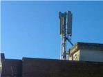 Preocupació dels veïns de l’Alcúdia per l’antena de telefonia mòbil instal·lada a l’avinguda Antonio Almela