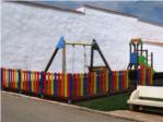 Tous acondiciona los parques infantiles con nuevo mobiliario urbano
