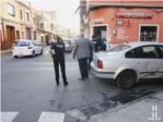 Un coche de la Policía Local de Alzira impacta contra un vehículo