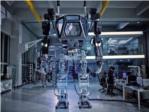 Un espectacular robot bípedo tripulado da sus primeros pasos