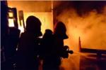 Un incendi de grans dimensions destrux la cuina d'un local faller a Almussafes