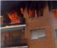Un aparatoso incendio arrasa por completo una vivienda en Alzira