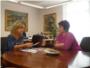 Mora y la alcaldesa Galán programan los servicios sociales provinciales en Llaurí