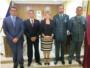 Turís condecora al teniente y al sargento del Puesto de la Guardia Civil de Chiva
