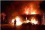 Un incendi en una nau industrial a Alginet obliga a desallotjar algunes vivendes