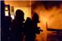 Un incendi de grans dimensions destruïx la cuina d'un local faller a Almussafes