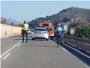 Un vehculo pierde el control y vuelca en un campo colindante a la carretera entre Alzira y Corbera